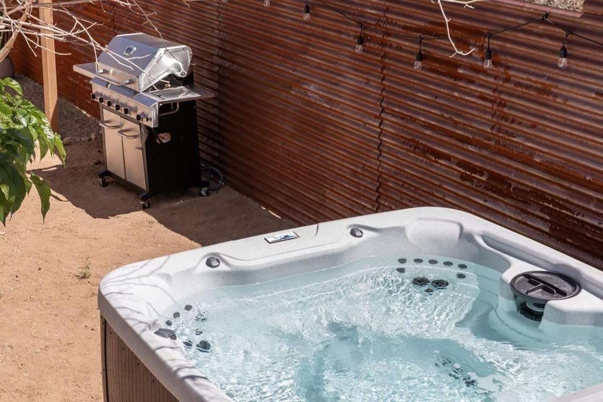 Joshua Tree - Le Tout Petit W Hot Tub Экстерьер фото